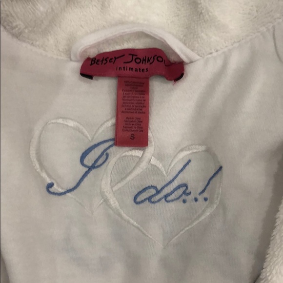 Betsey Johnson Bridal “I Do” Terry Robe - Picture 4 of 7
